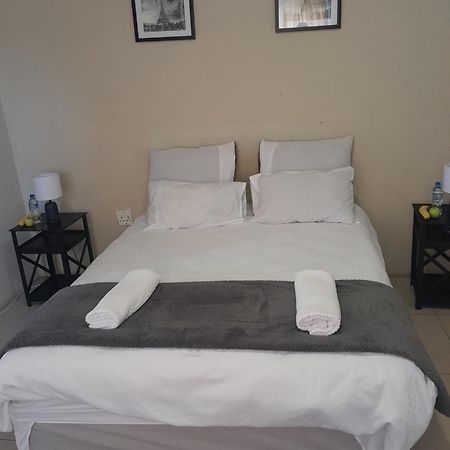 Softlife Guest House Ulundi ภายนอก รูปภาพ