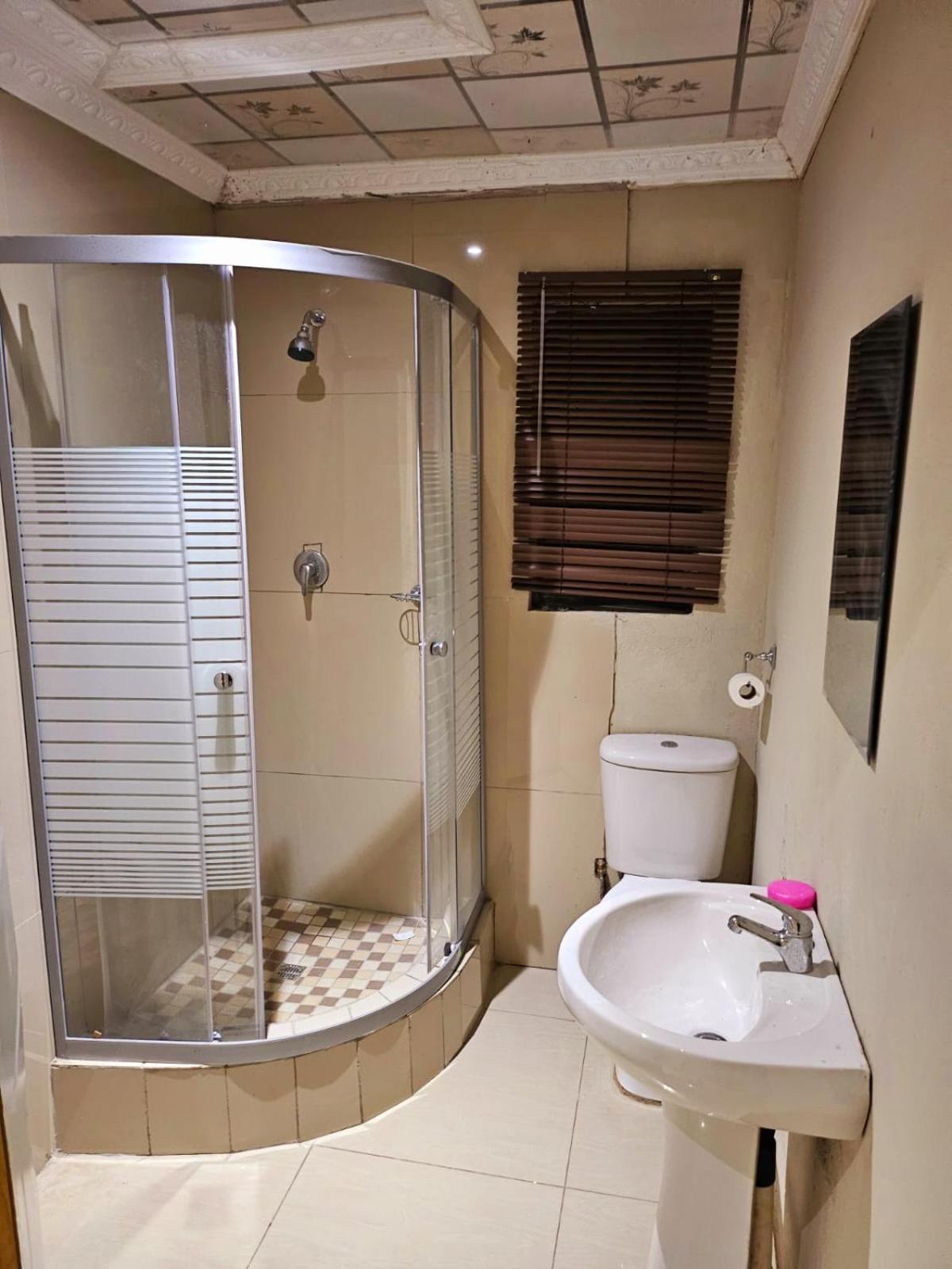 Softlife Guest House Ulundi ภายนอก รูปภาพ